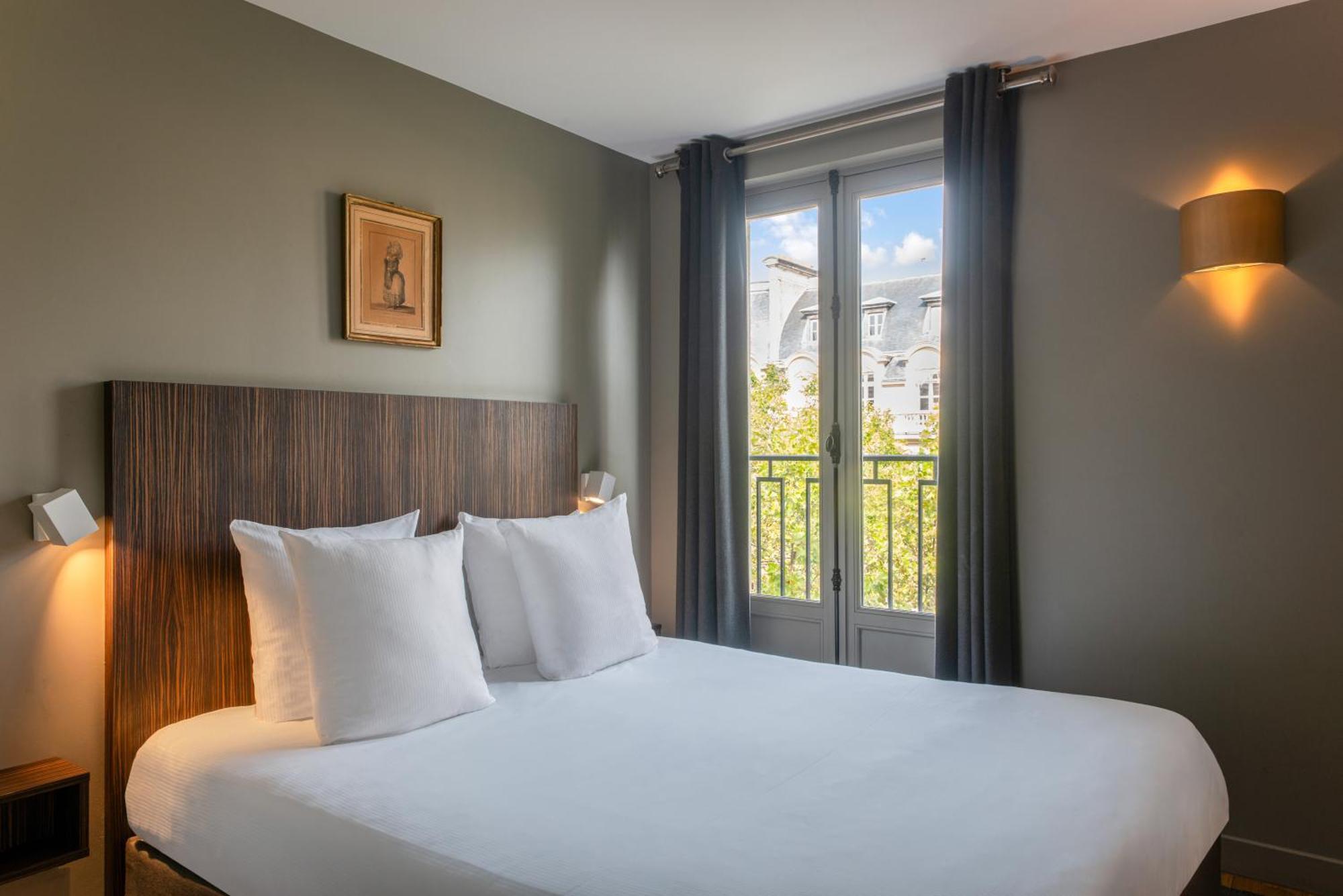 Suites&hôtel Helzear Champs-elysées Hotel 4*