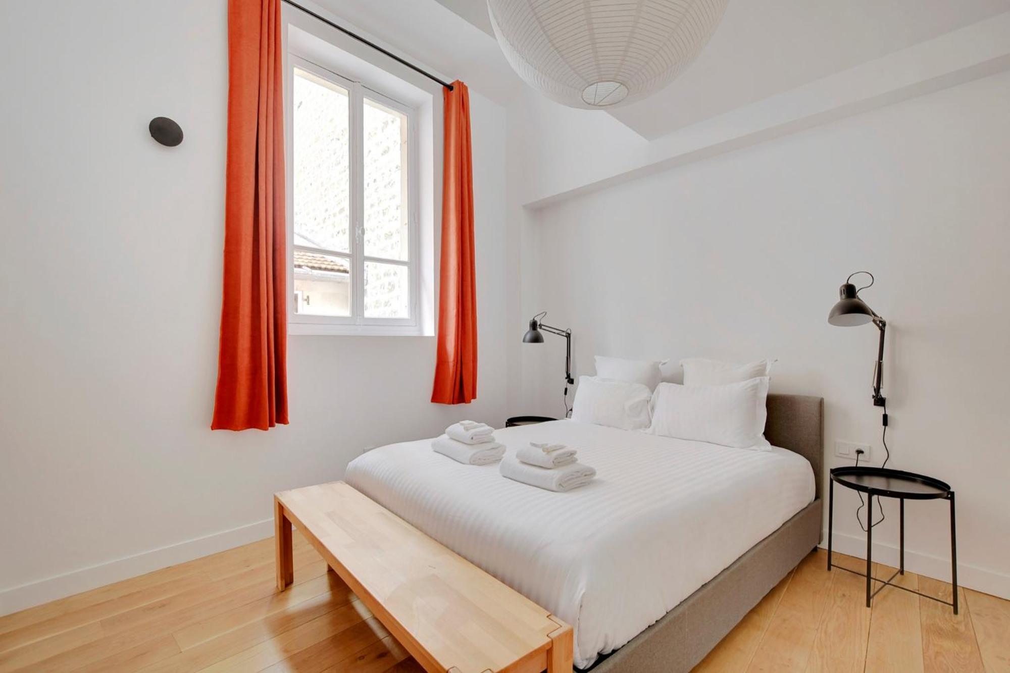 Pick A Flat's In Montmartre - Rue Des