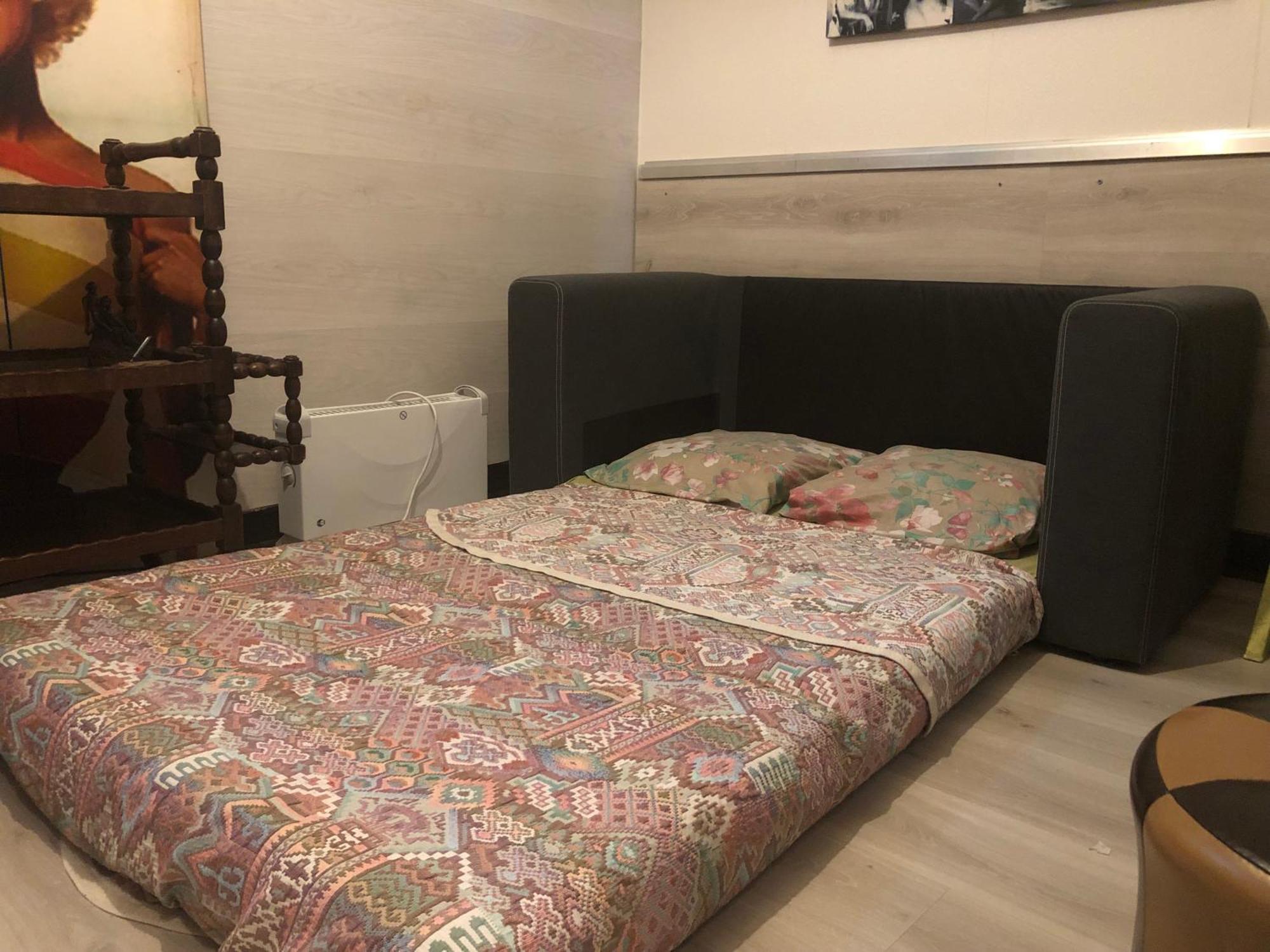 Apartment Guesthouse Familial Pour 2,3,4 Personnes De 44M2- Accessible Handic -Rez De Chaussee-Vues Sur Rue Et Patio Prive - Sejour, Chambre Separee-Cuisine,Salle De Bain,Lit Double Et Canape-Lit 2Pers-Entree De La Rue Berzelius-5 Minutes Du Metro Brochant-Lig Paris