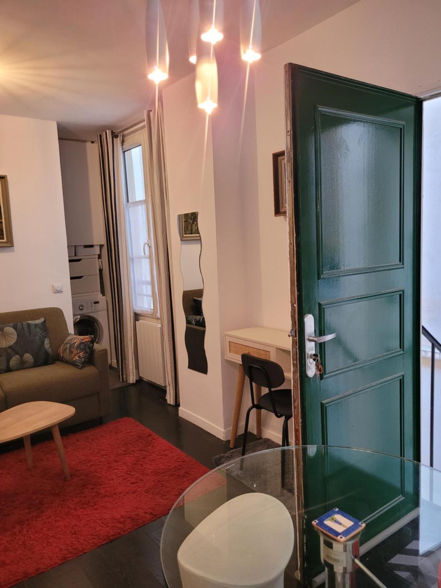 Apartment Calme Proche Montmartre Et Batignolles - Metro 13 Et 14