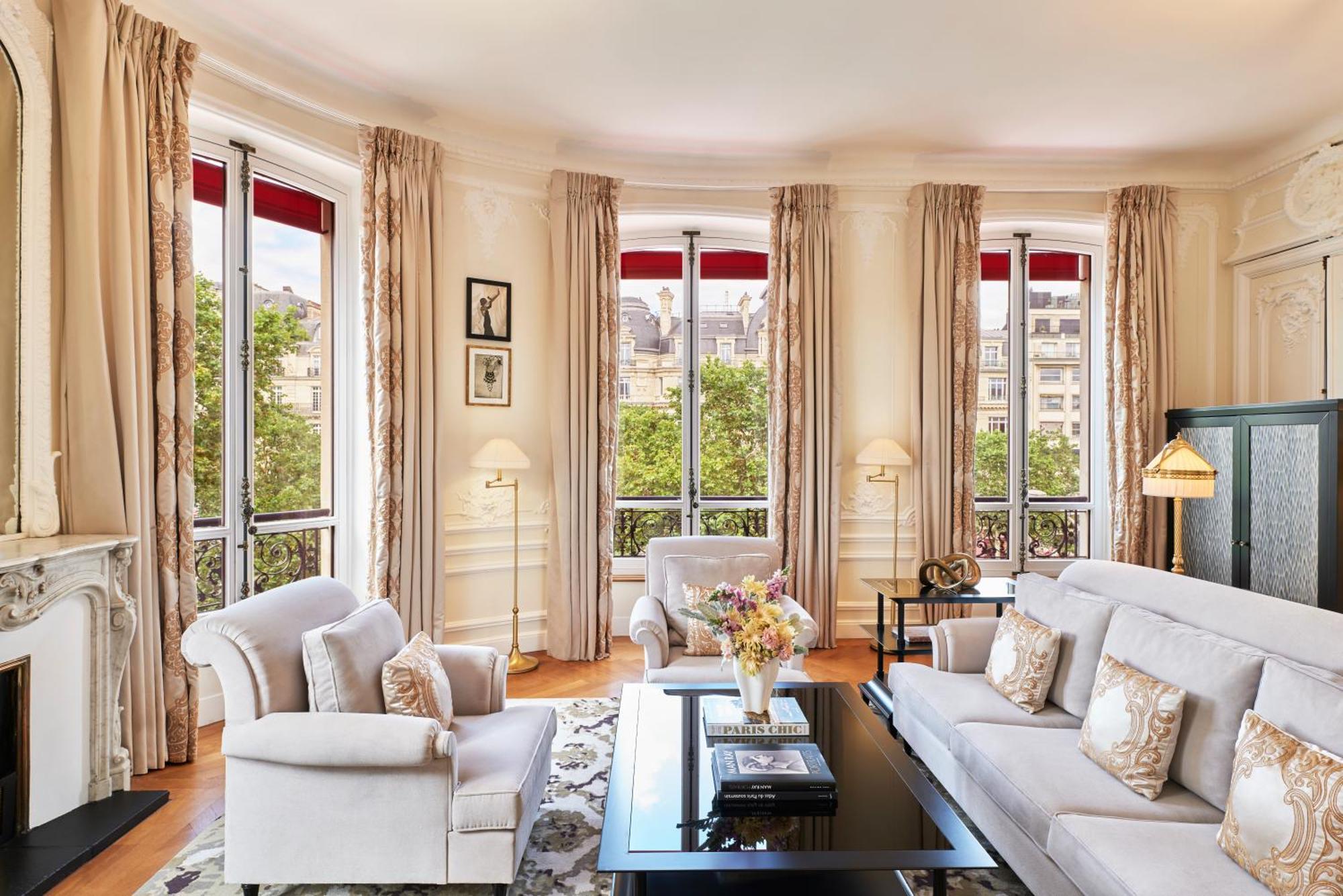 Barriere Fouquet's Hotel