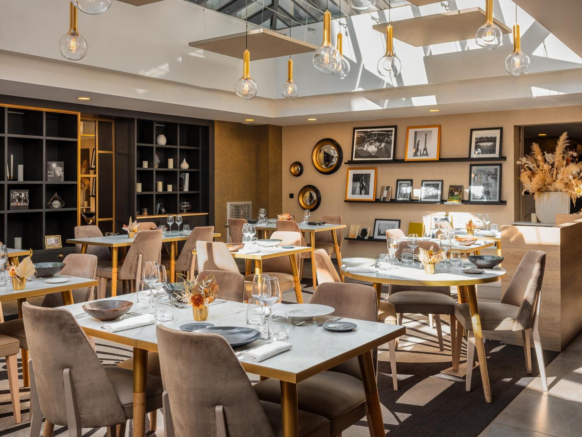 Niepce Paris, Curio Collection By Hilton Parigi