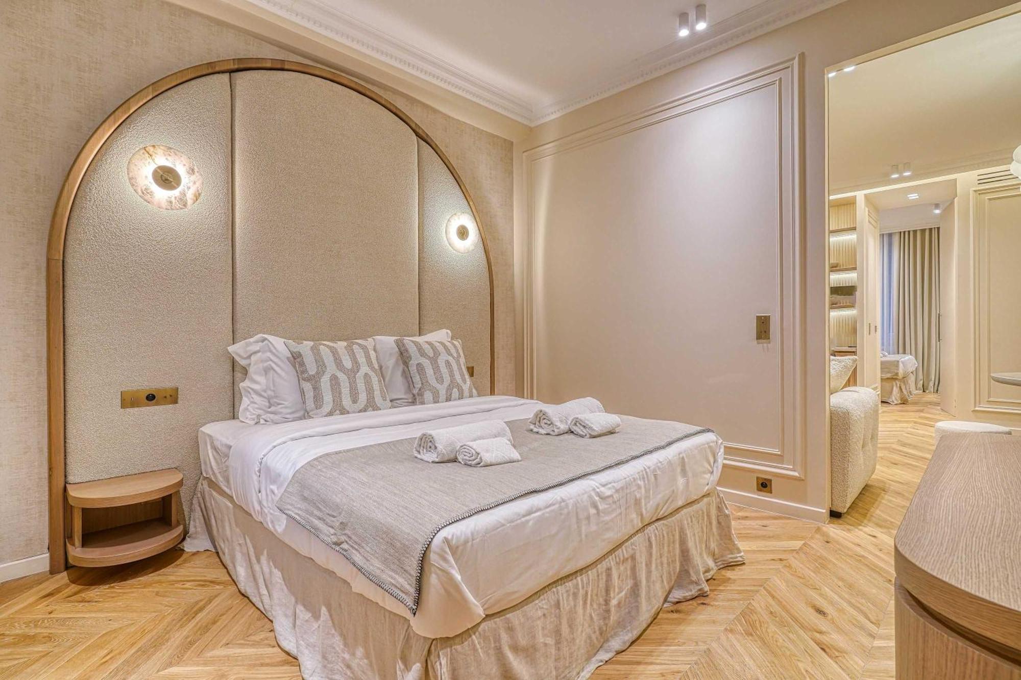 Sumptuous Opera Vendome By Studioprestige * Parigi