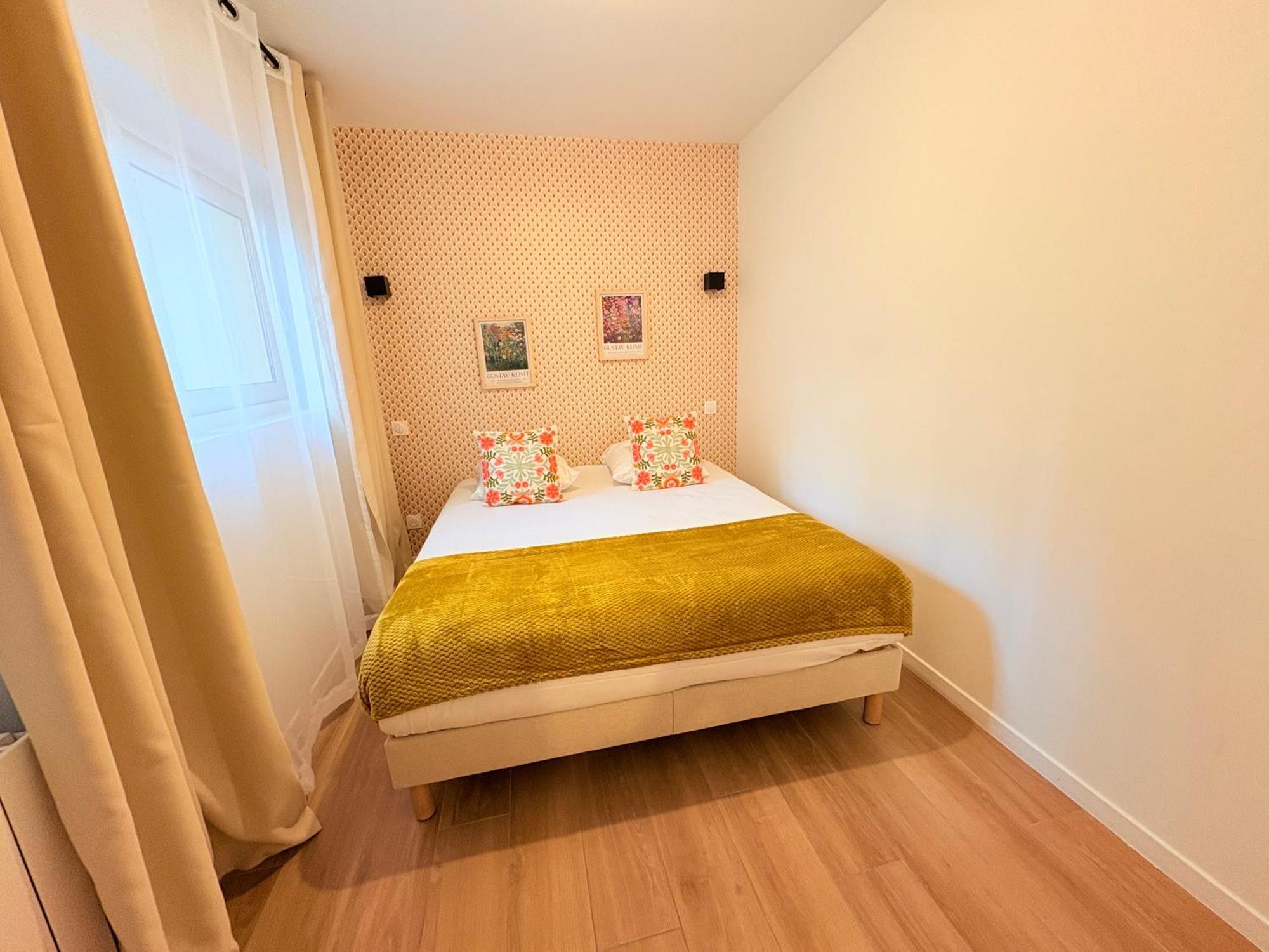 Moret Art Flats Trendy East Aparthotel *