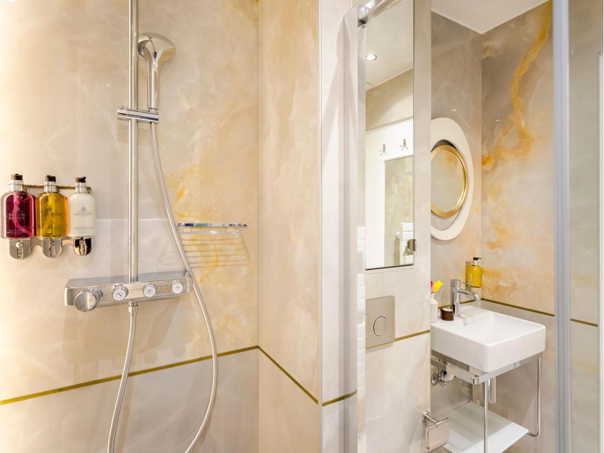 Appartamento Merveil Signature Hoche - Eiffel Tower View
