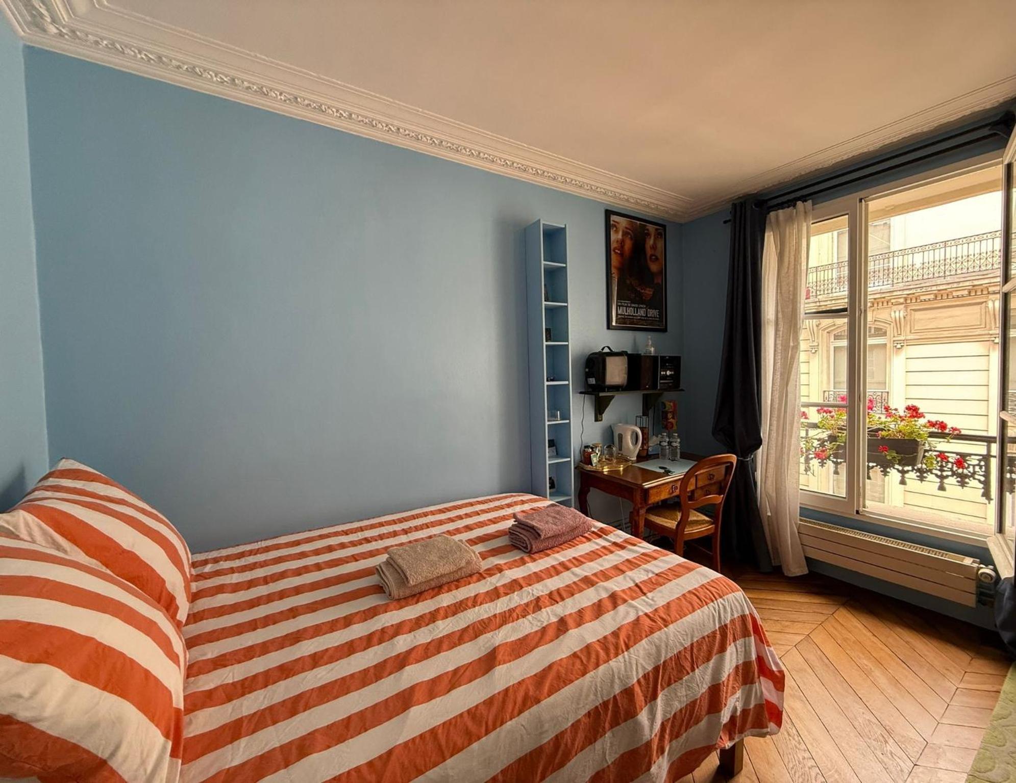 Alloggio in famiglia Bergere Opera Trevise - 2 Connecting With Private Bathroom And 1 Study - 35 M2 *