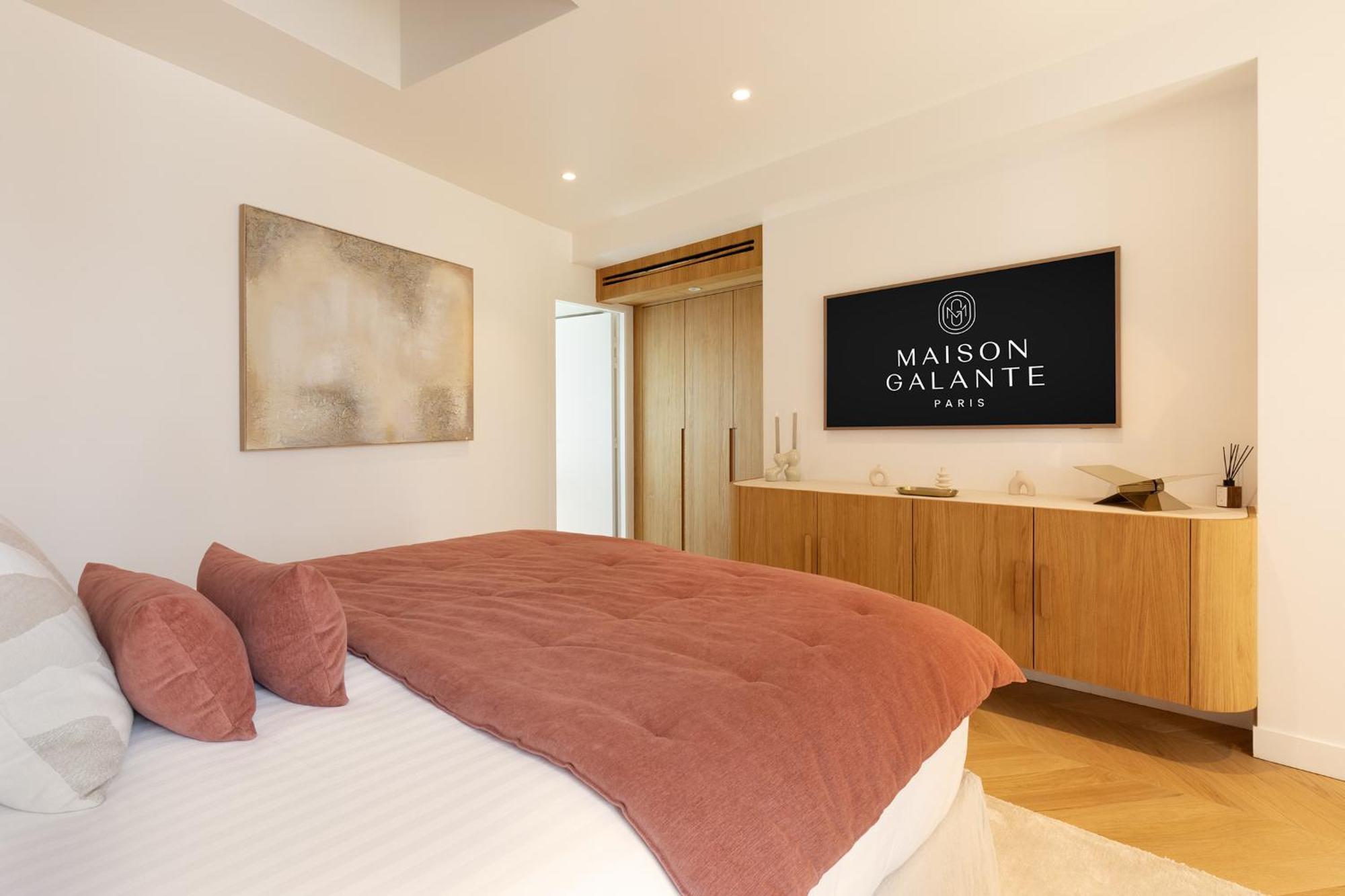 Maison Galante's With Services In La Madeleine - Opera * Parigi