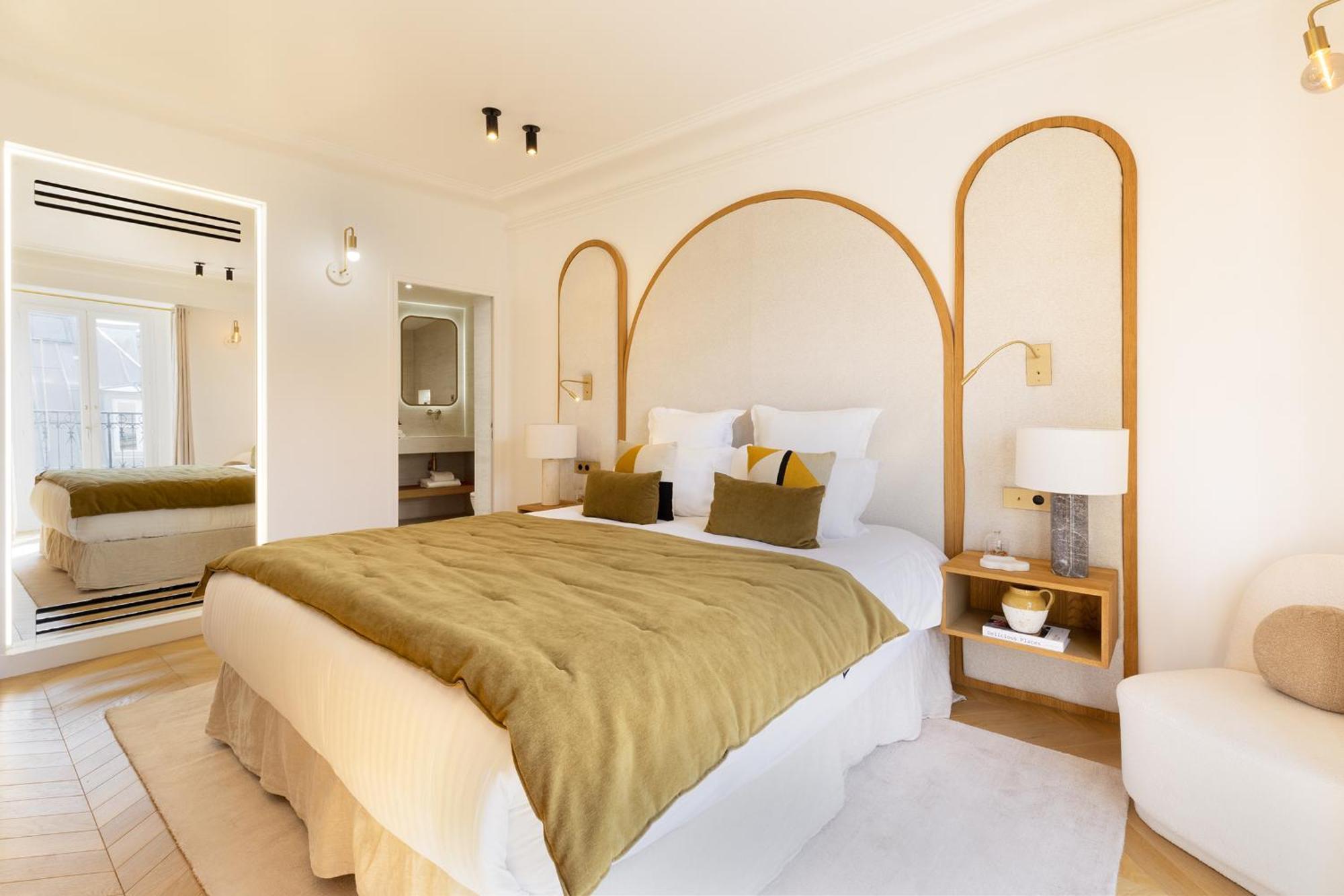 Maison Galante's With Services In La Madeleine - Opera Appartamento