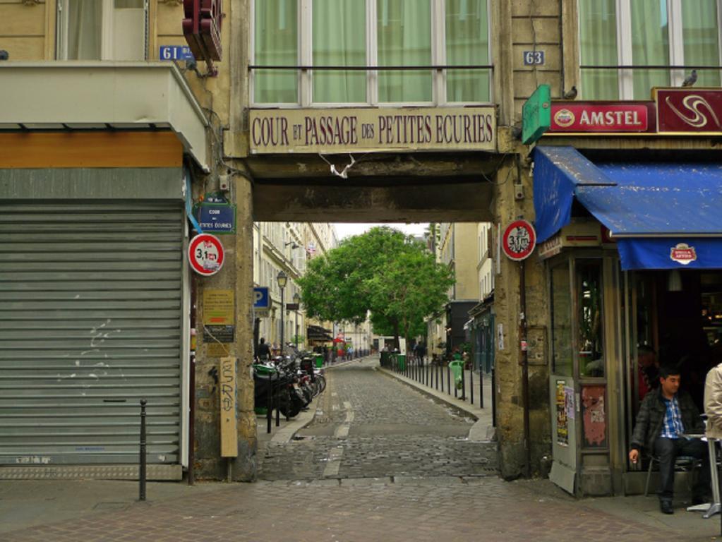 Private In A Parisian Homestay! - Close To It All! *