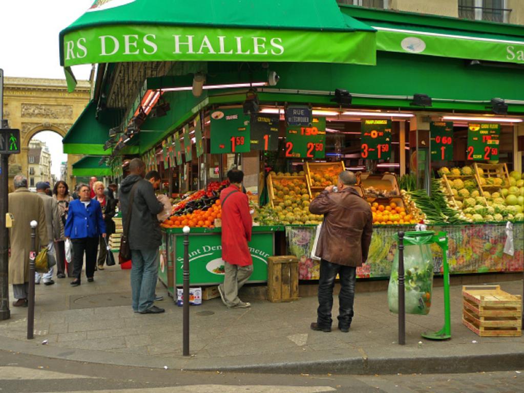 Private In A Parisian Homestay! - Close To It All!