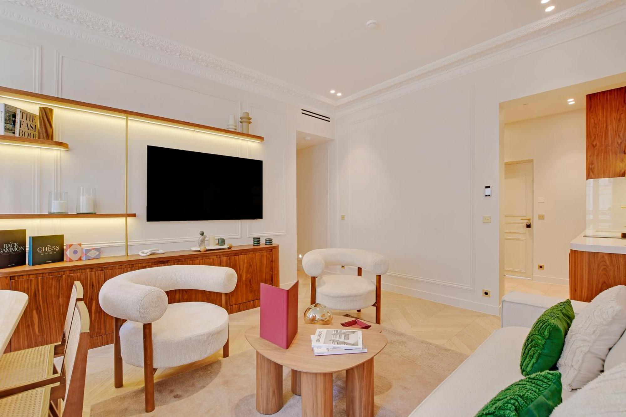 Maison Galante's With Services In La Madeleine - Opera