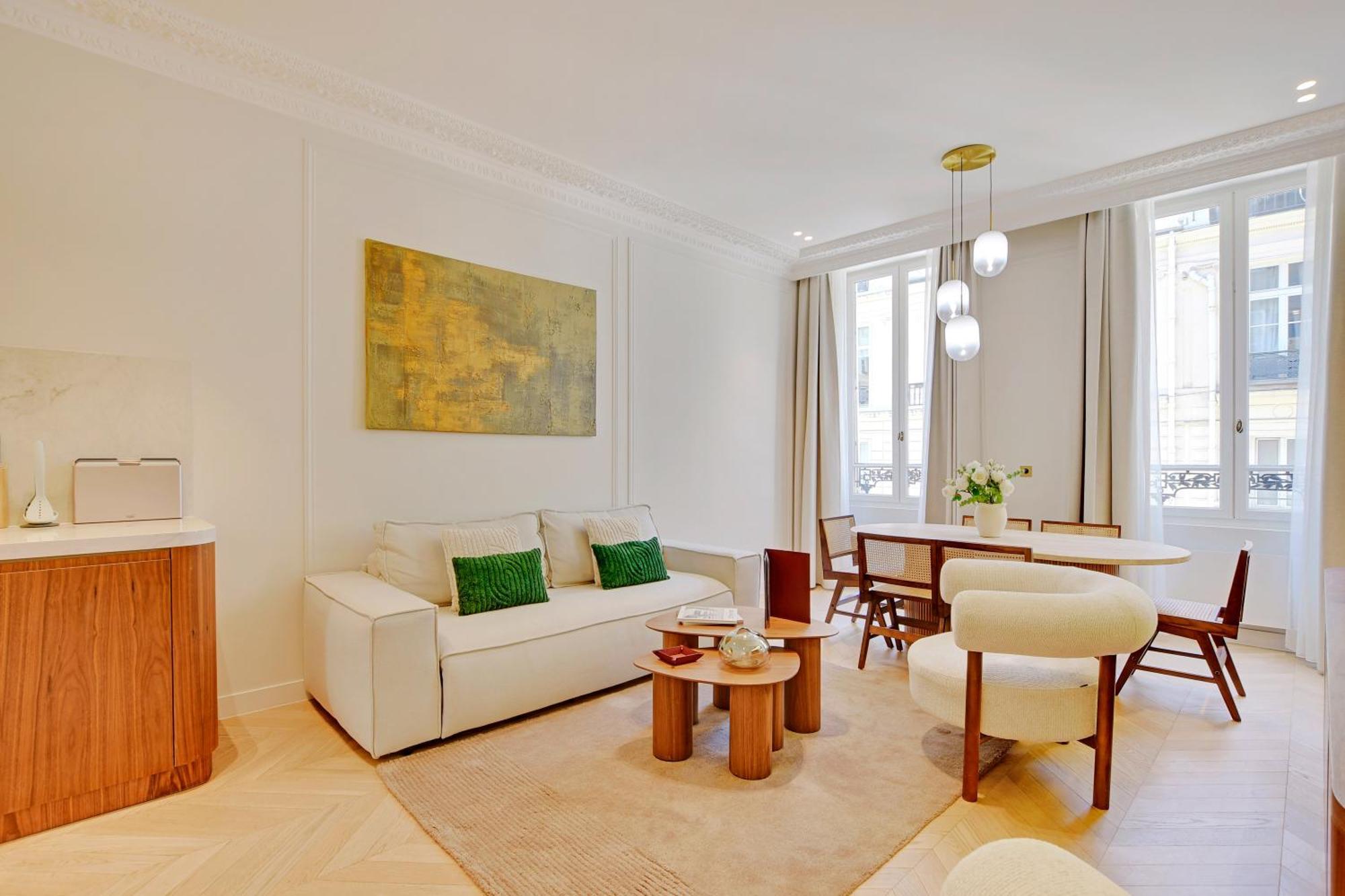 Maison Galante's With Services In La Madeleine - Opera Appartamento