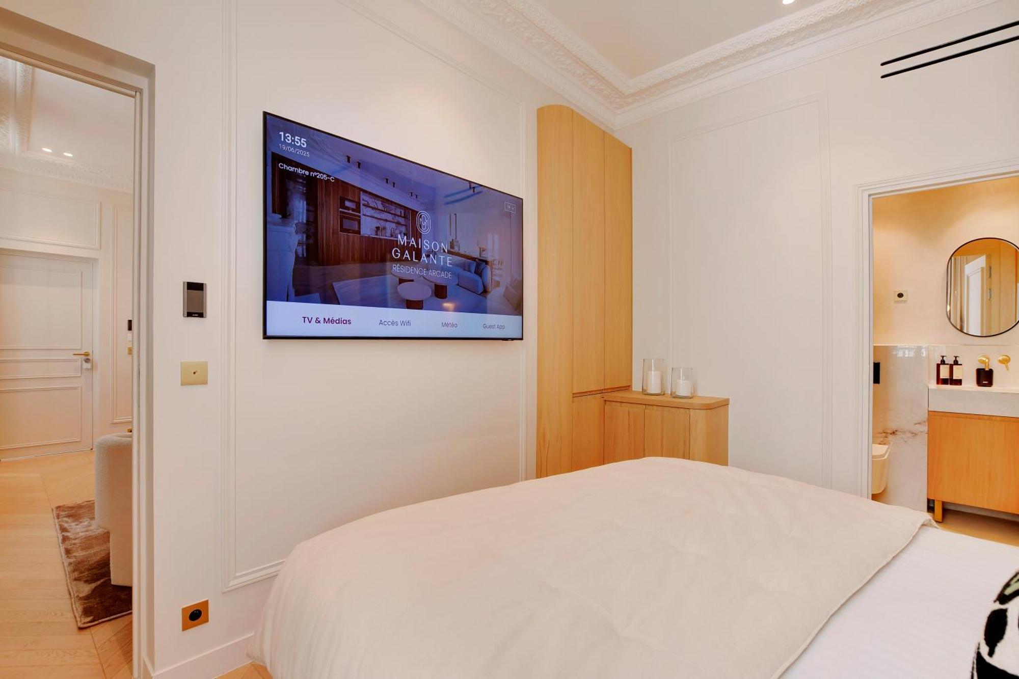 Maison Galante's With Services In La Madeleine - Opera Appartamento