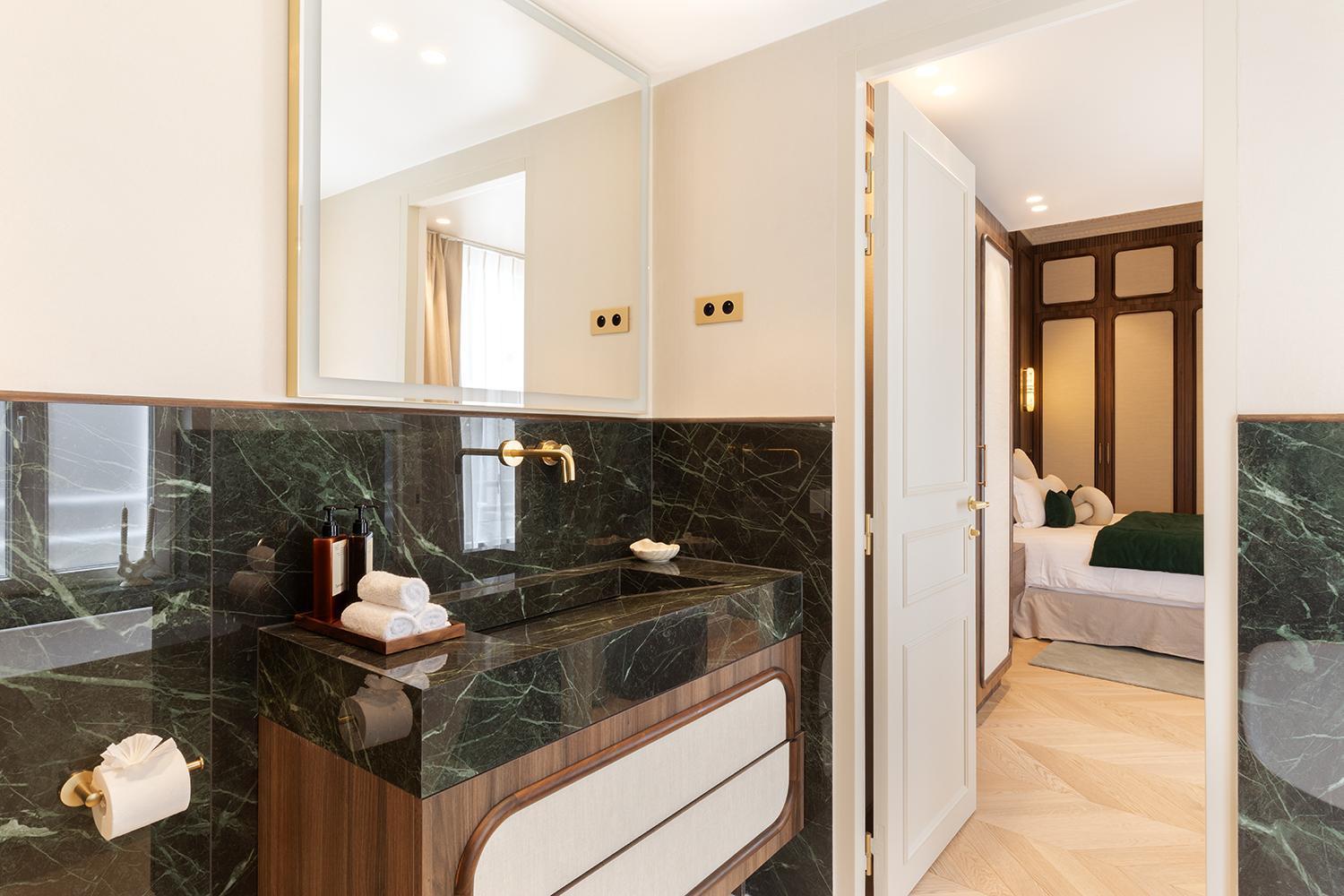 Maison Galante's With Services In Louvre - Rue Des Dechargeurs * Parigi