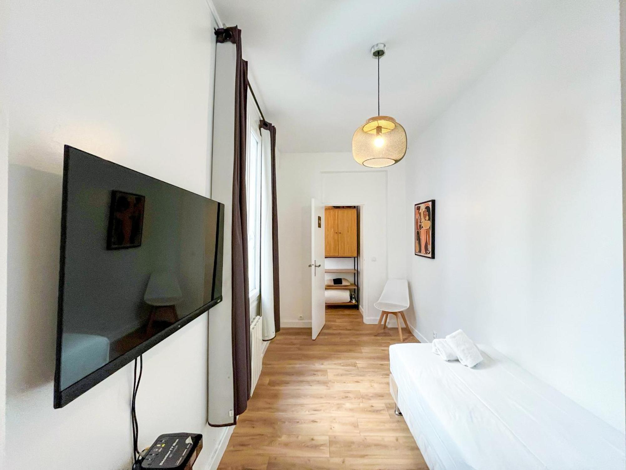 Apartment 146 - Urban Cosy Flat In *