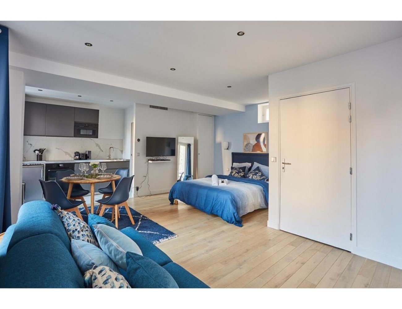 Apartment Porte Maillot Arc De Triomphe By Prestige