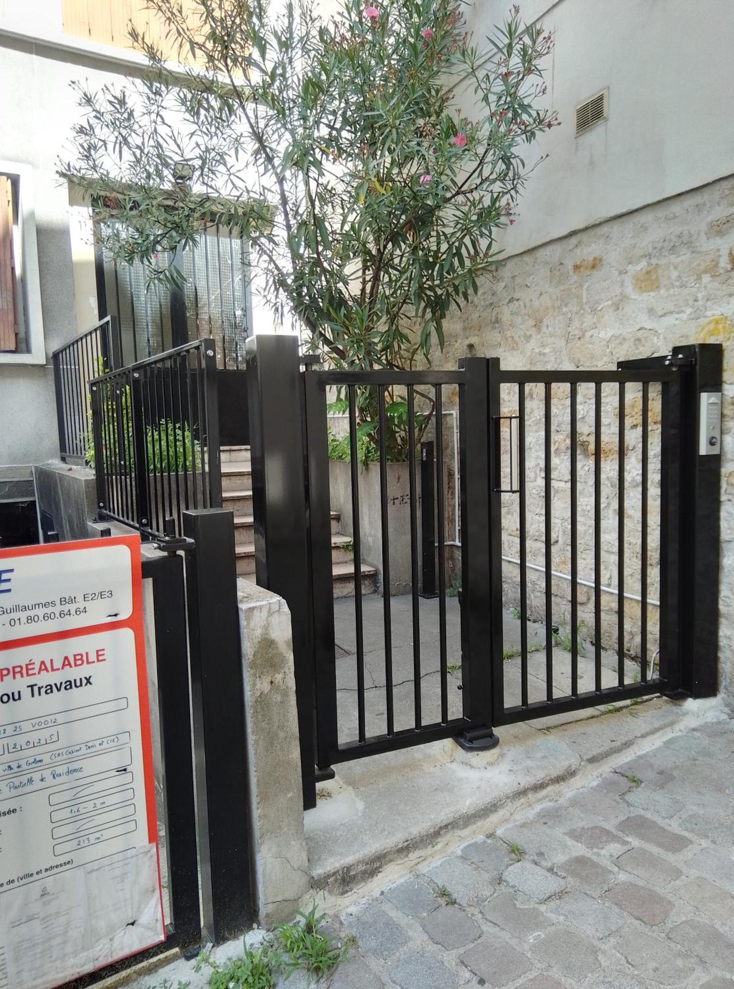 Appartamento Métro Pigalle,garçonnière 25 M2, 3 Per, Cabarets Théâtres,restaurants,tout Confort *