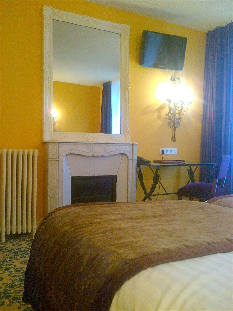 Des Deux Continents Hotel Paris