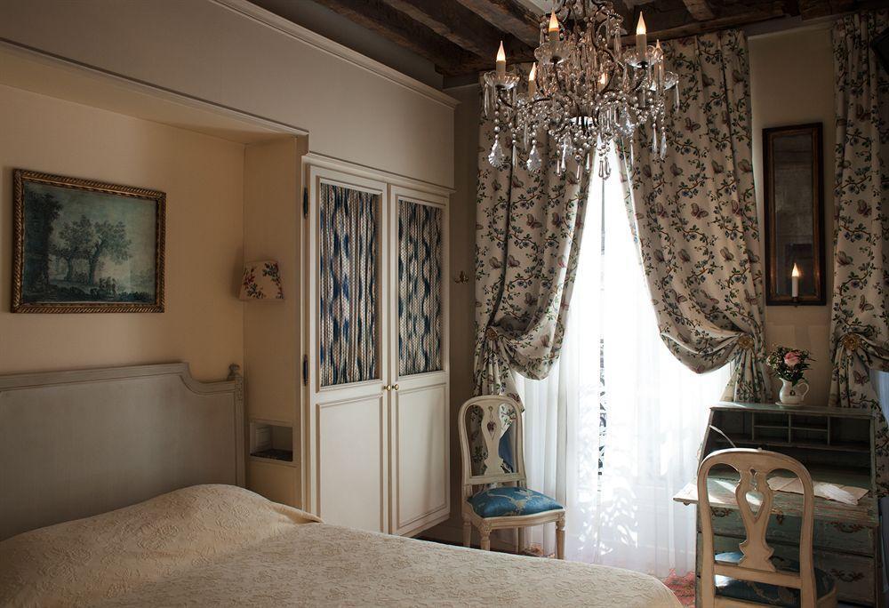 Caron De Beaumarchais 3* Parigi