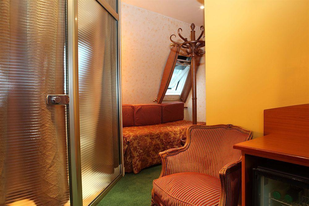 Hotel Queens Boutique Parigi
