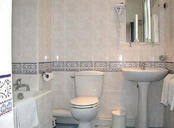 Hotel Hipotel Lilas Gambetta Parigi