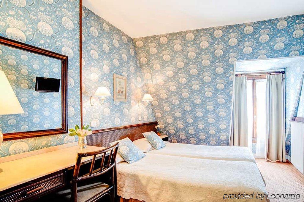 Clement Hotel 2*