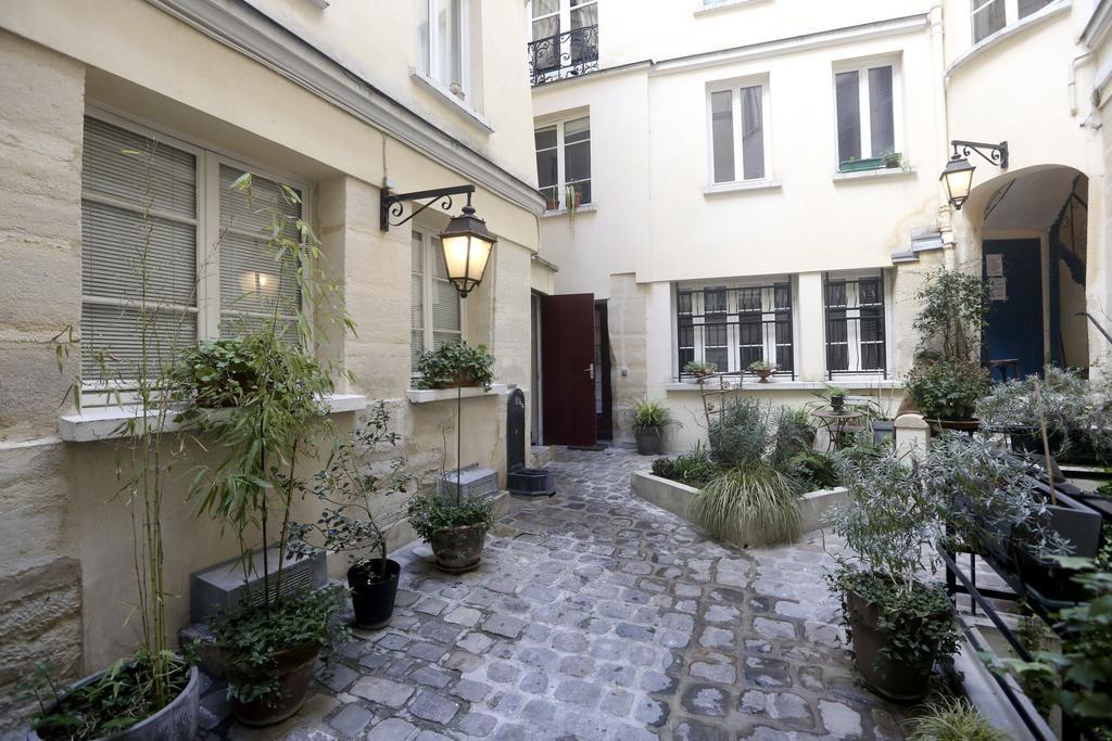 Lovely And Typical 1 Bedroom * Paris