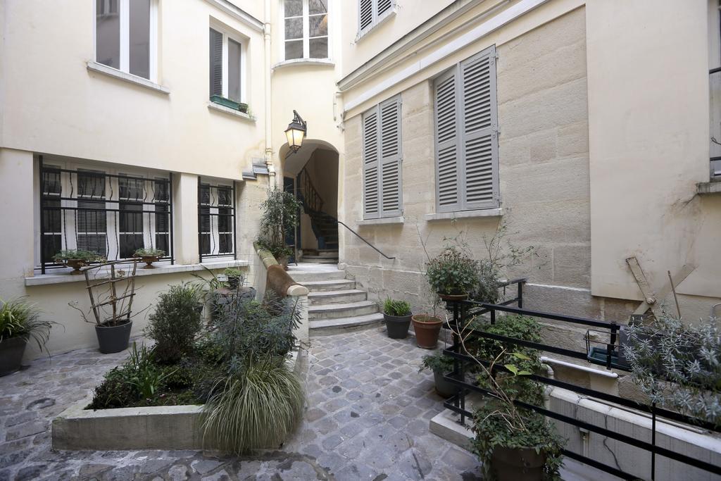 Lovely And Typical 1 Bedroom Apartment *