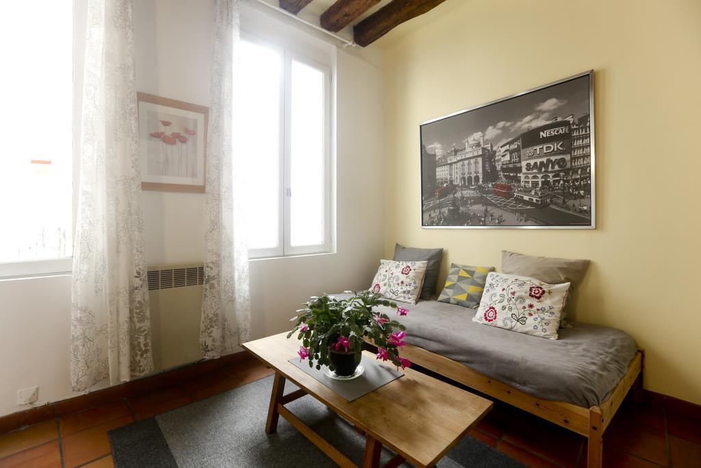 Lovely And Typical 1 Bedroom * Paris