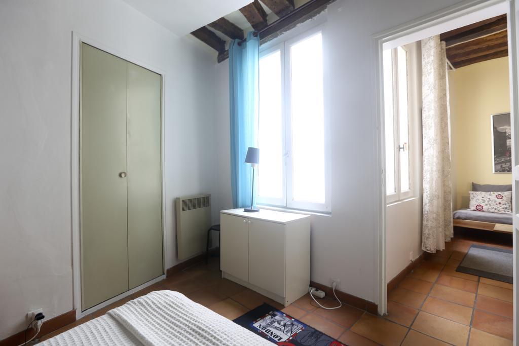 Lovely And Typical 1 Bedroom * Paris