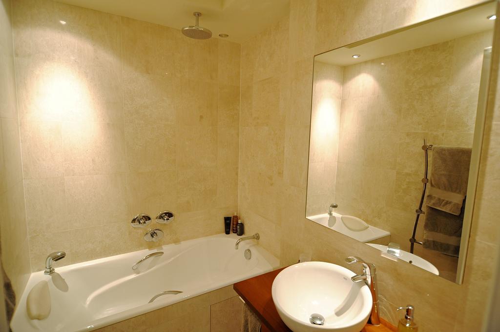 Champs Elysees - Air Conditioning Bed & Breakfast 3*