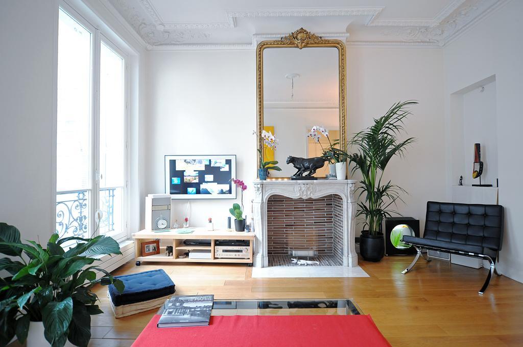 Champs Elysees - Air Conditioning Bed & Breakfast