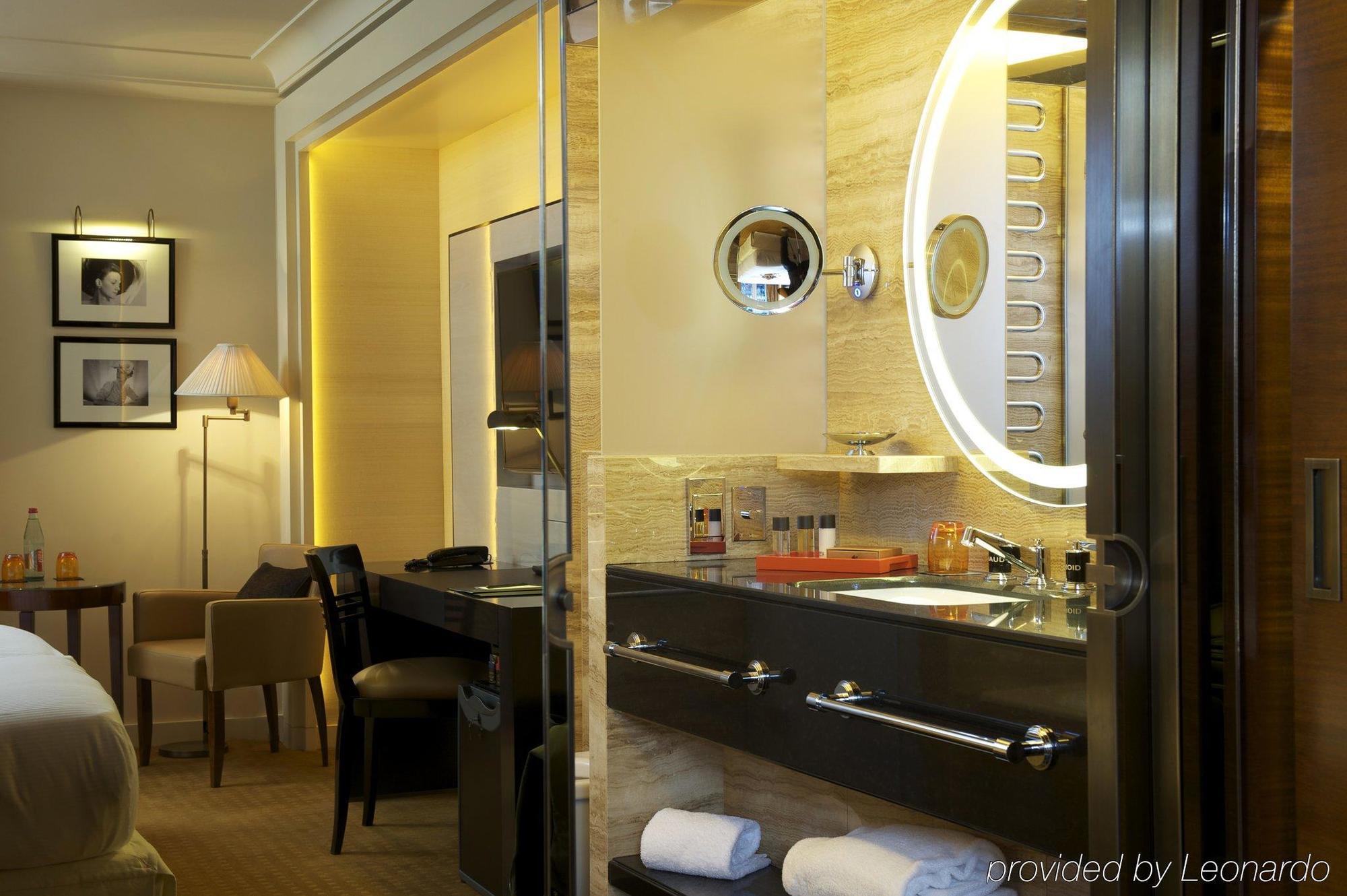 Montaigne Parigi