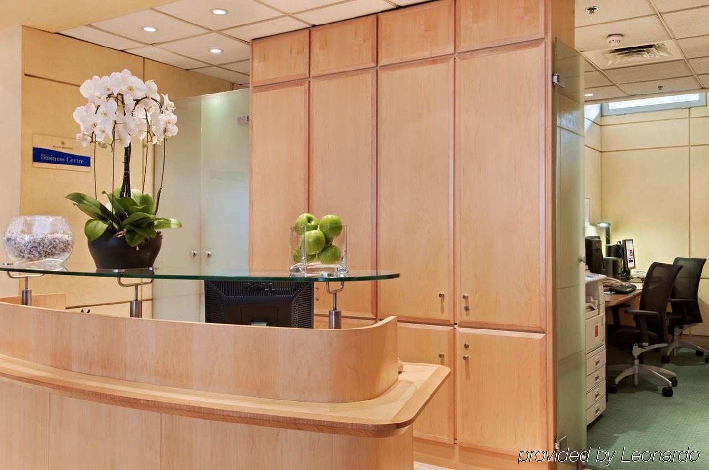 Hilton Orly Airport 4* Parigi