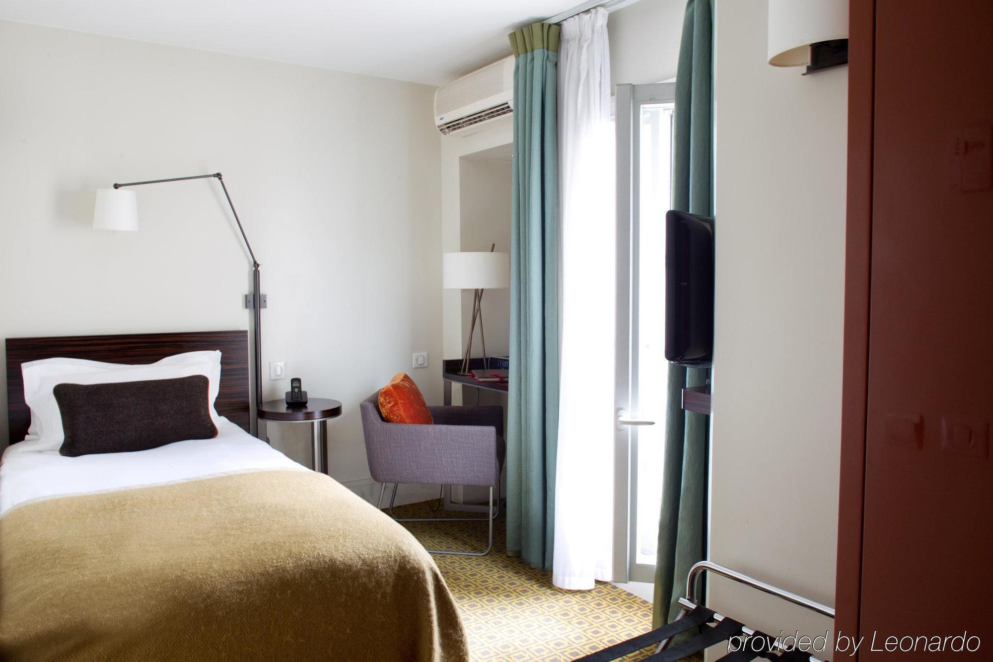 Hotel Nh Champs-elysees 4*