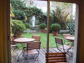 Ibis Styles Buttes Chaumont Hotel Parigi