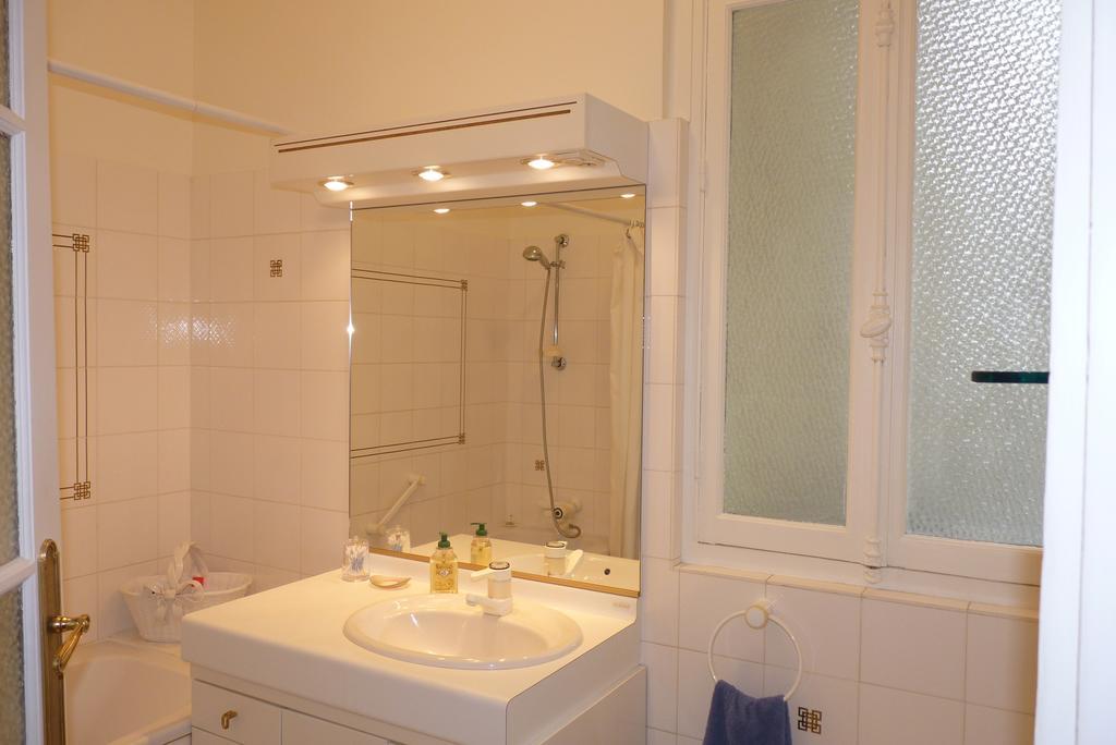 Prestigious 2 Bedroom Near Champs Elysees Appartamento *