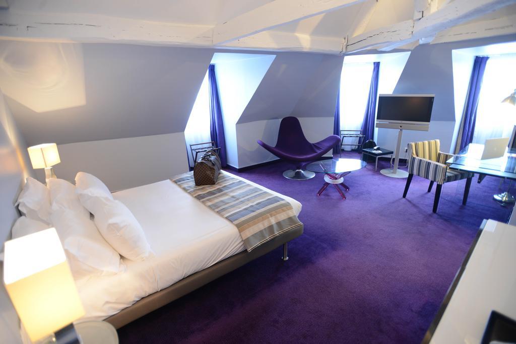 Des Archives Hotel 3*