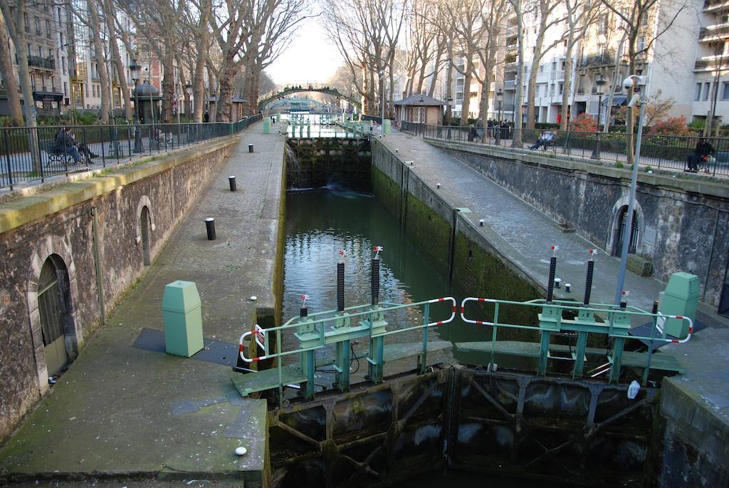Duplex Republique Canal Saint Martin Parigi