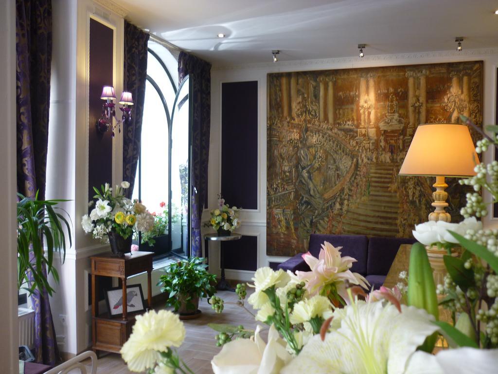 Hotel Des Arts - Cite Bergere 2*