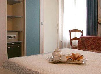 Hotel Hipotel Lilas Gambetta Parigi