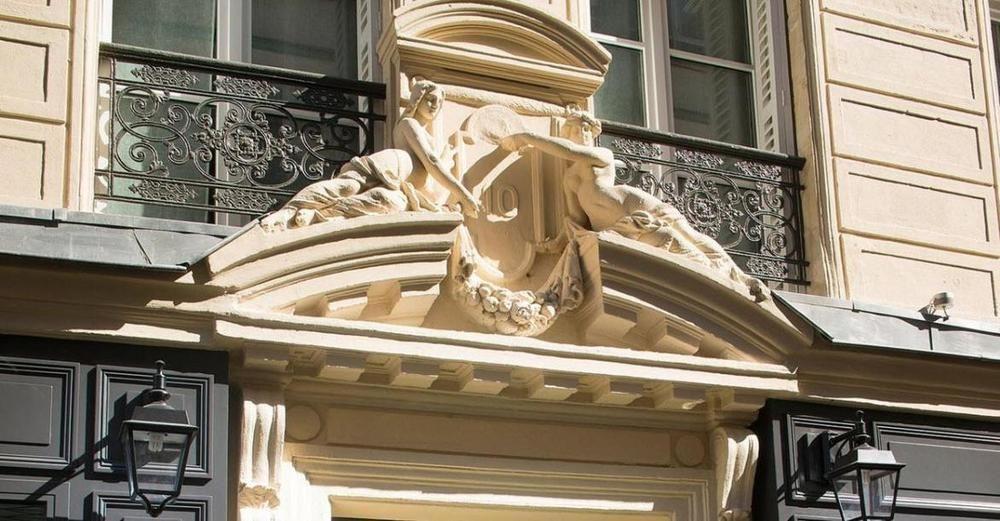Hotel Les Plumes Paris