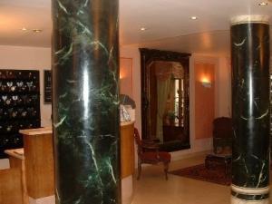 Hotel Les Plumes Paris