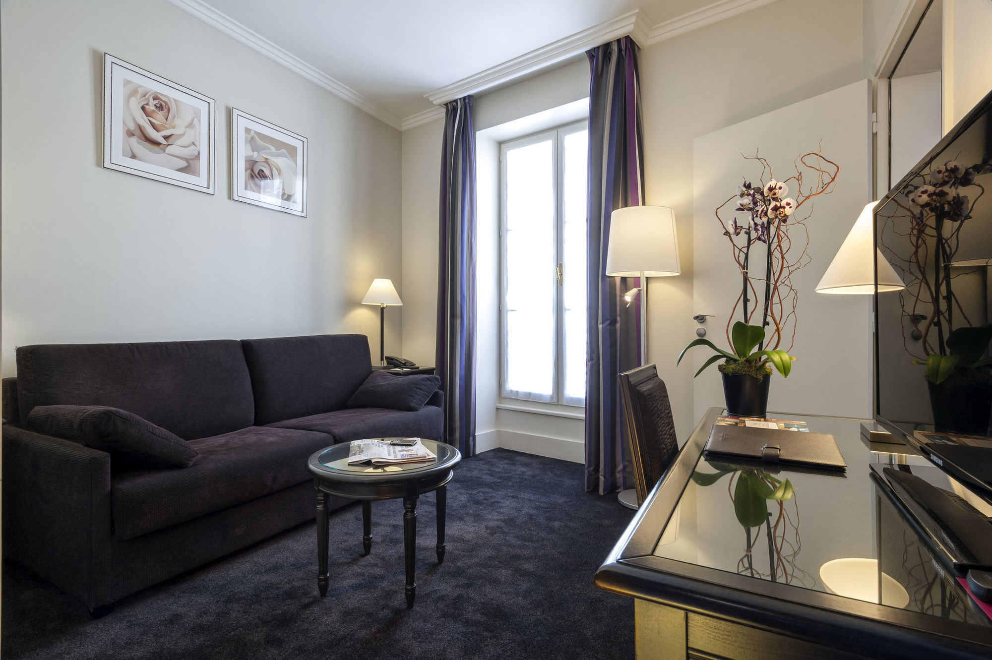 Royal Saint Honore Louvre Parigi