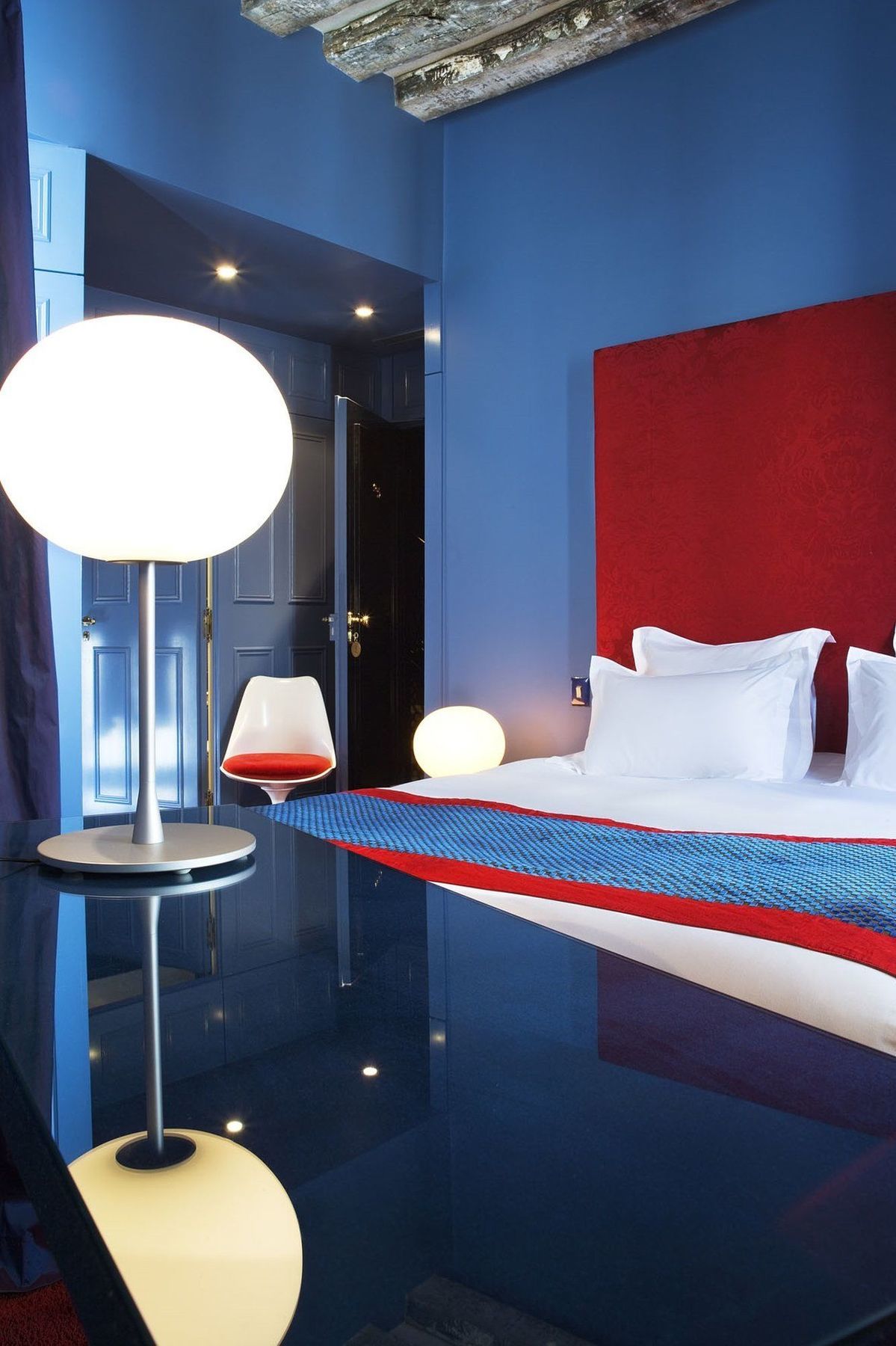 Hotel Du Petit Moulin, Haute Couture By Lacroix 4*