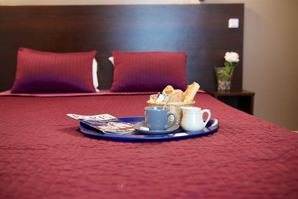 Hotel De France 18 *