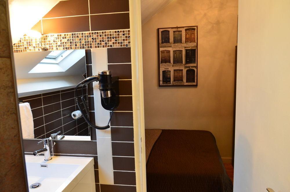 Hotel De France 18 *