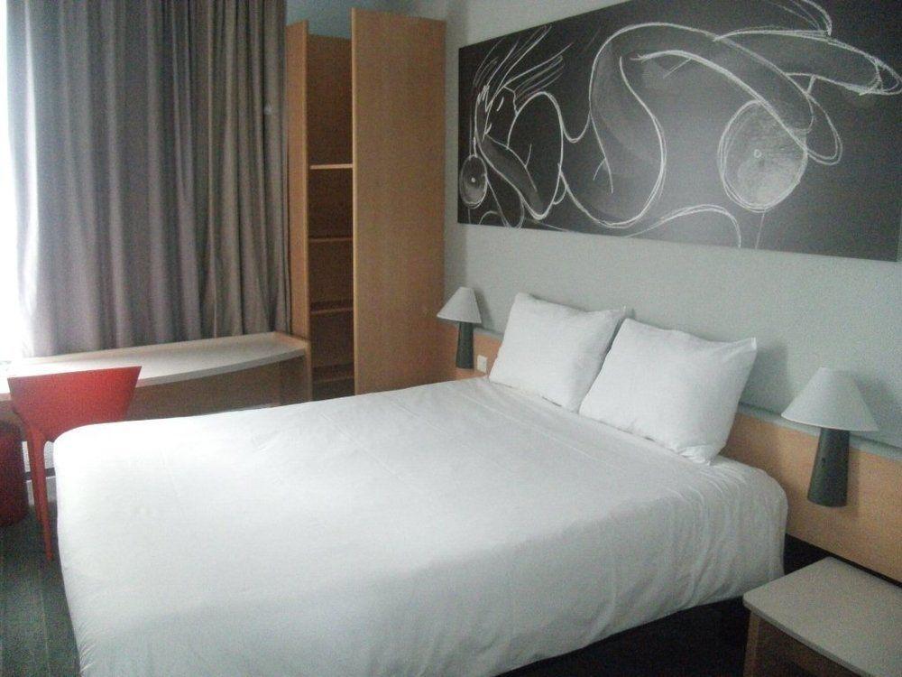 Ibis Daumesnil Porte Doree Hotel