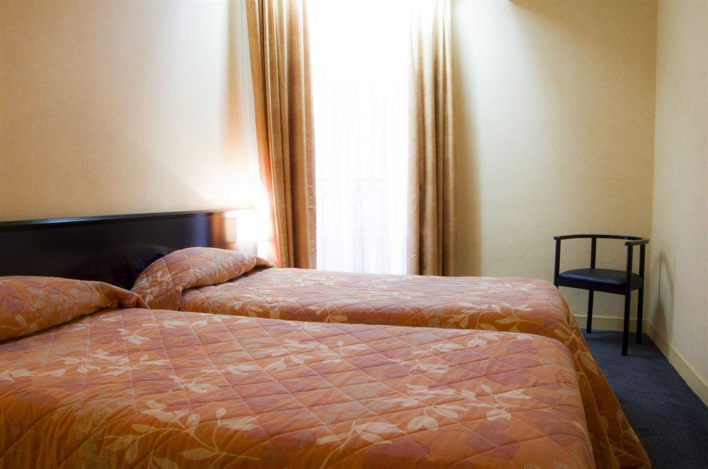 Vaugirard Hotel 3*