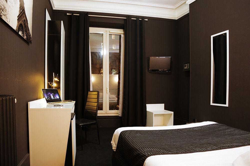De L'exposition - République Hotel 3*